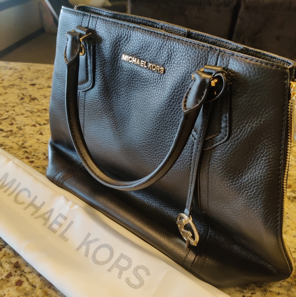 Michael Kors bag - Picture 3 of 6